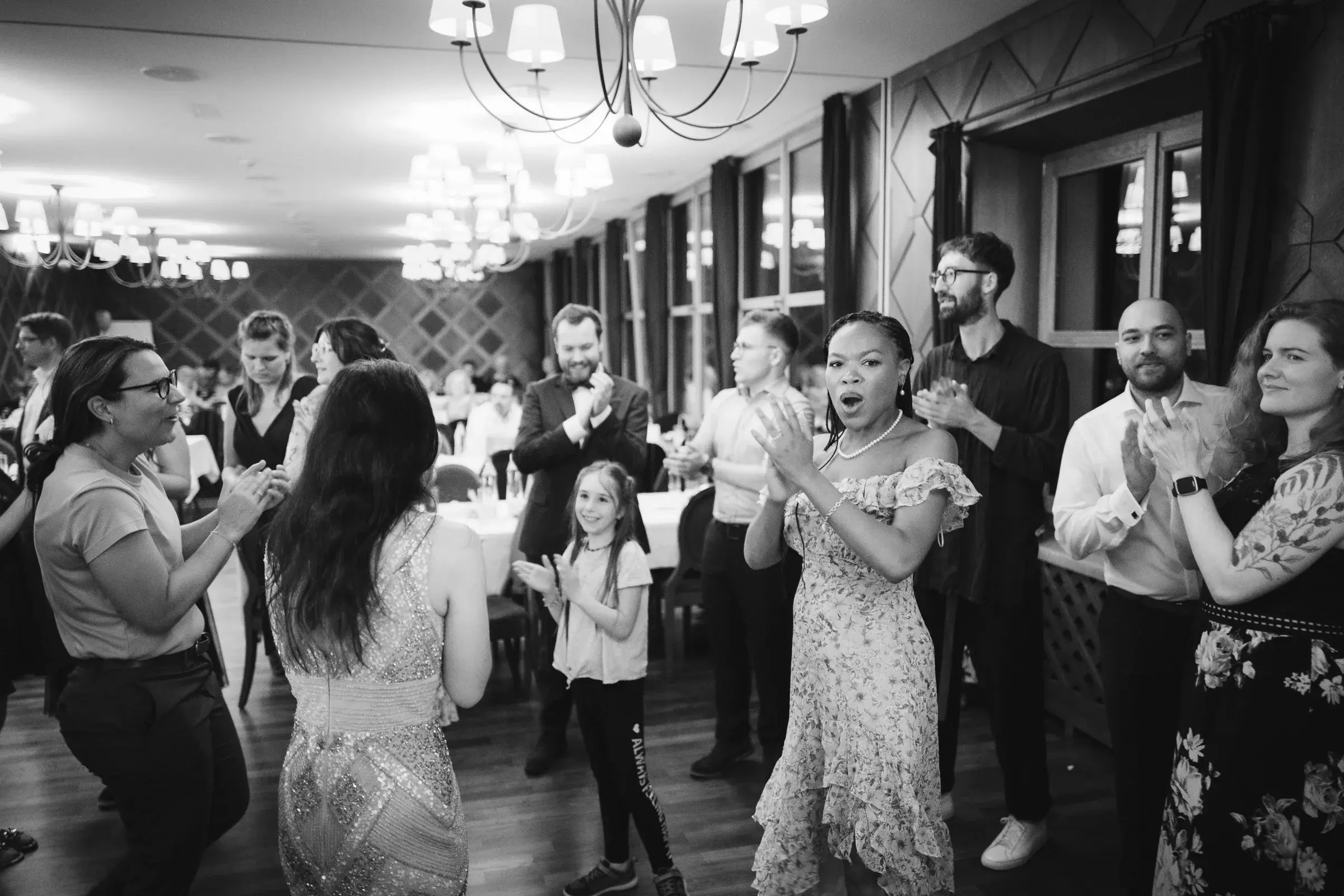 Fine-Art-Hochzeitsfotografie in Schwarz-Weiß von Cori Kasus